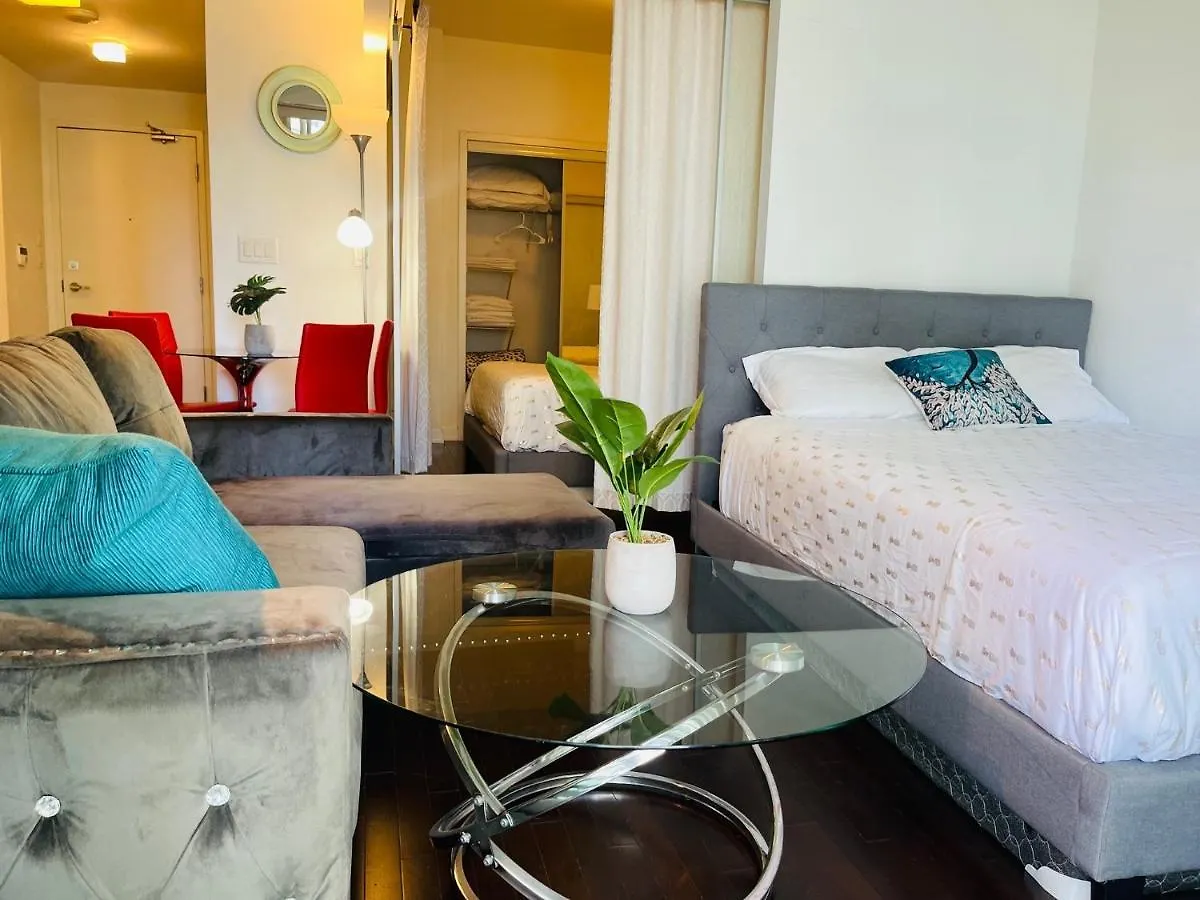 Comfort Opulence Suites Downtown High Floor Condo With Balcony Toronto Canada
