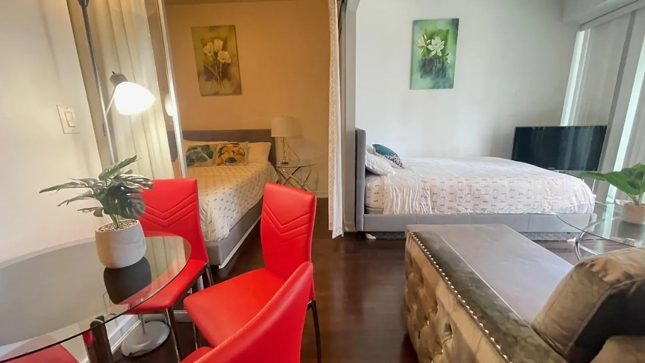 Comfort Opulence Suites Downtown High Floor Condo With Balcony Toronto