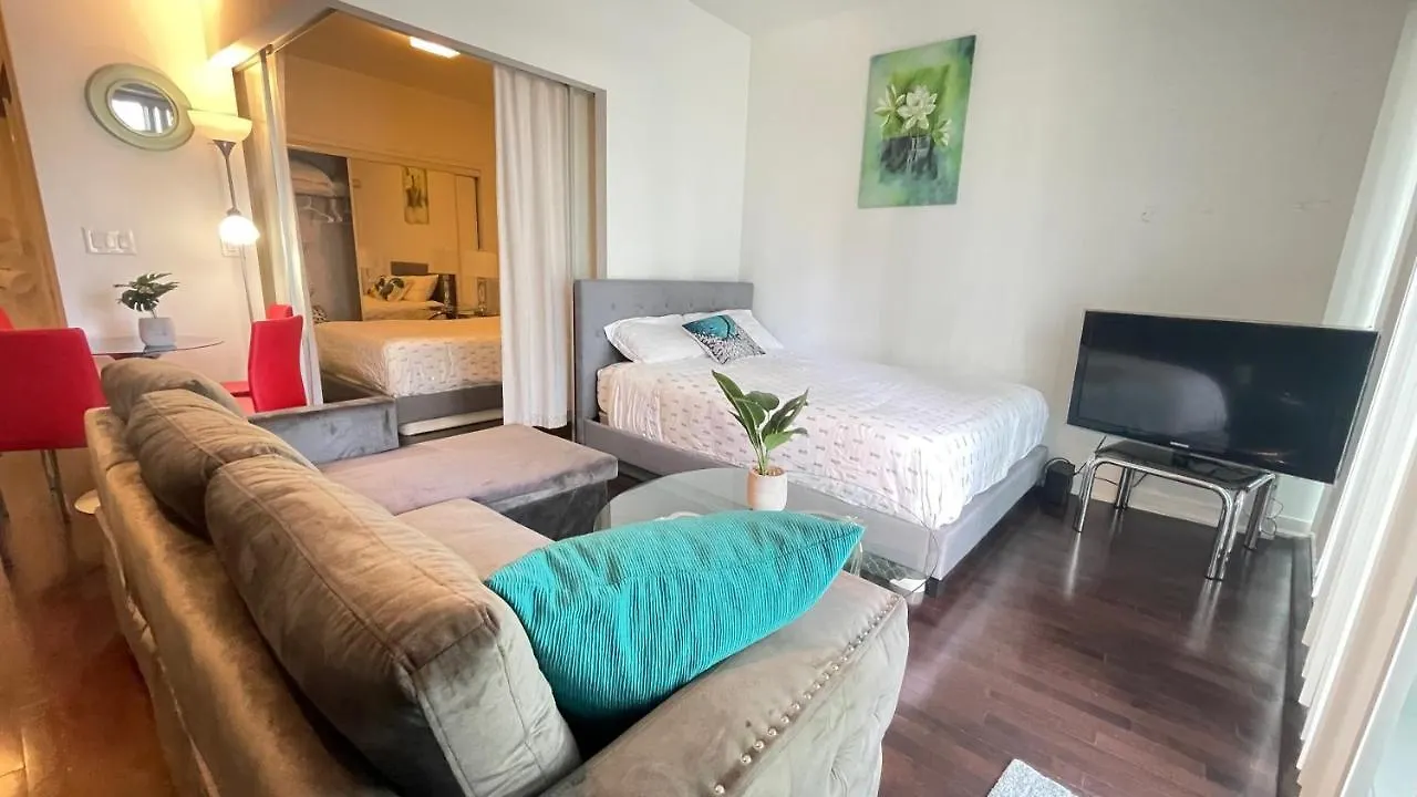 Comfort Opulence Suites Downtown High Floor Condo With Balcony Toronto